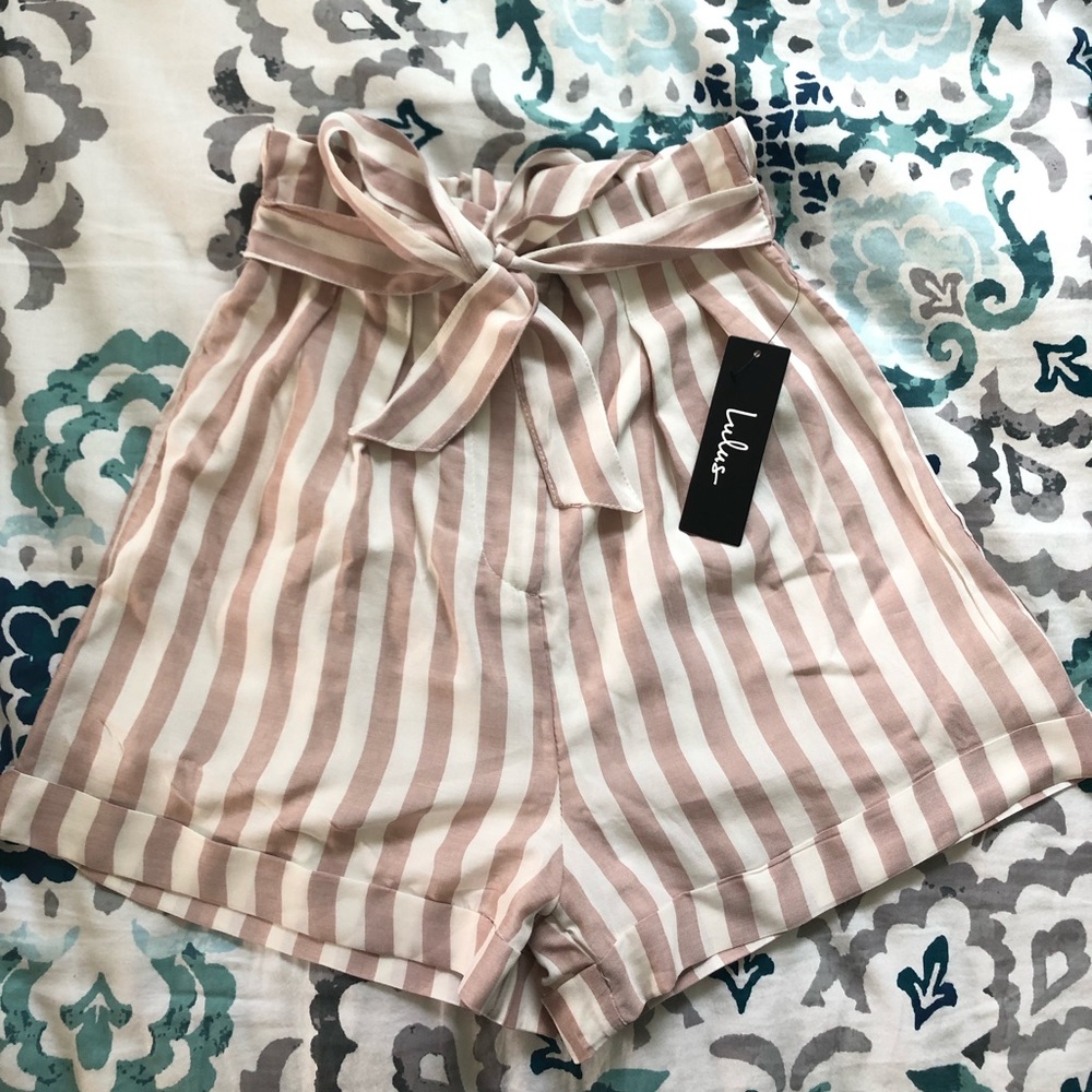 Lulu’s high waisted paper bag shorts